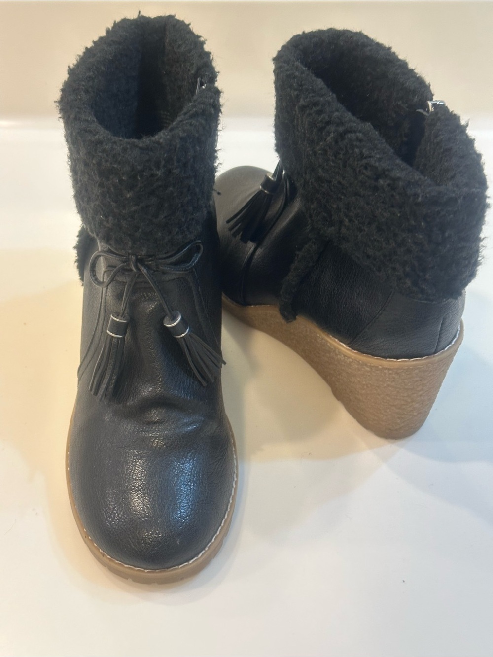 G.H. Bass Black Leather Faux Shearling Cuff Tassel Wedge Ankle Booties Size 9